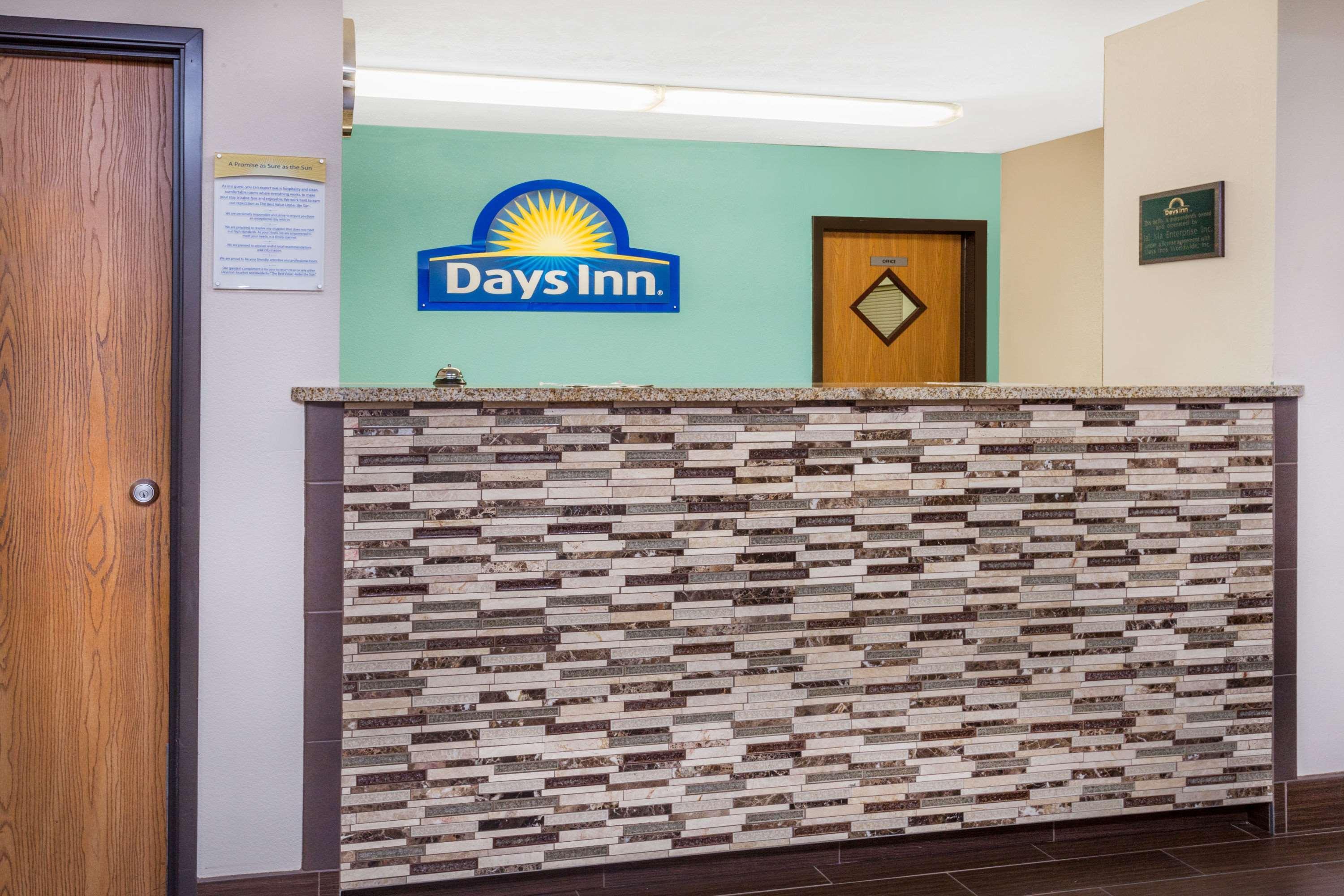 Days Inn By Wyndham Charleston Exterior foto