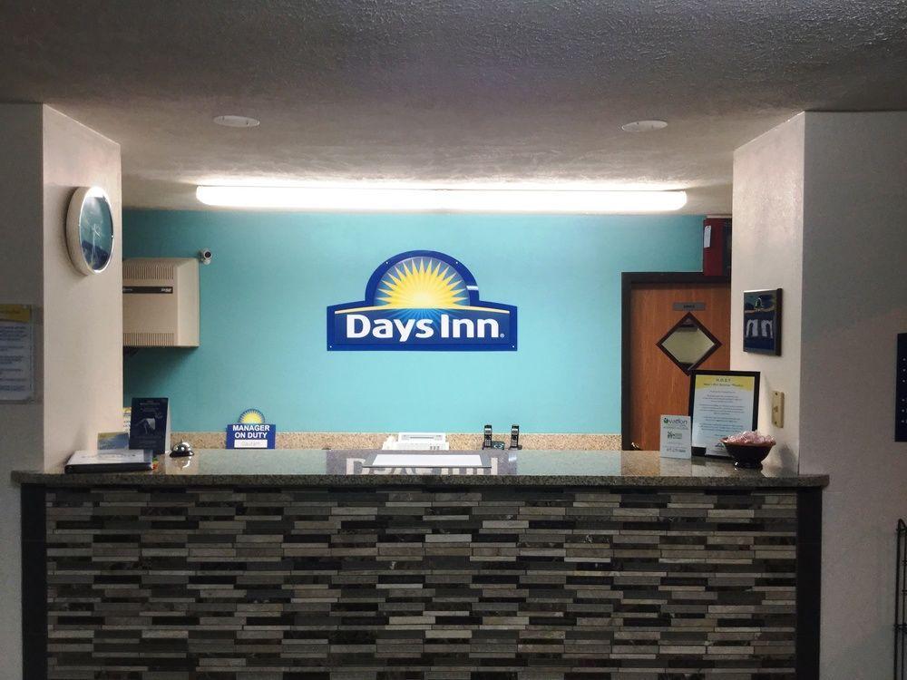 Days Inn By Wyndham Charleston Exterior foto
